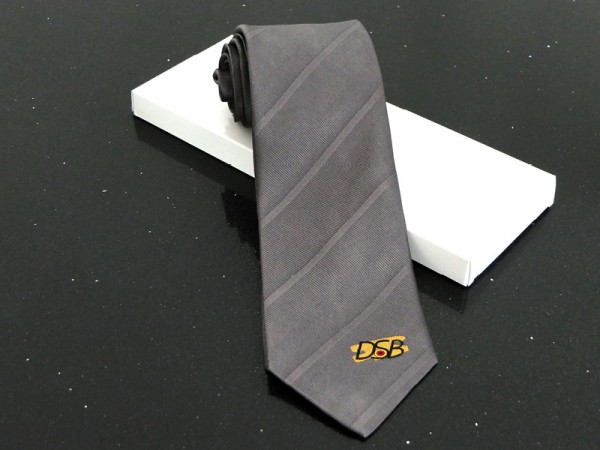 Grau in Grau gestreifte Krawatte